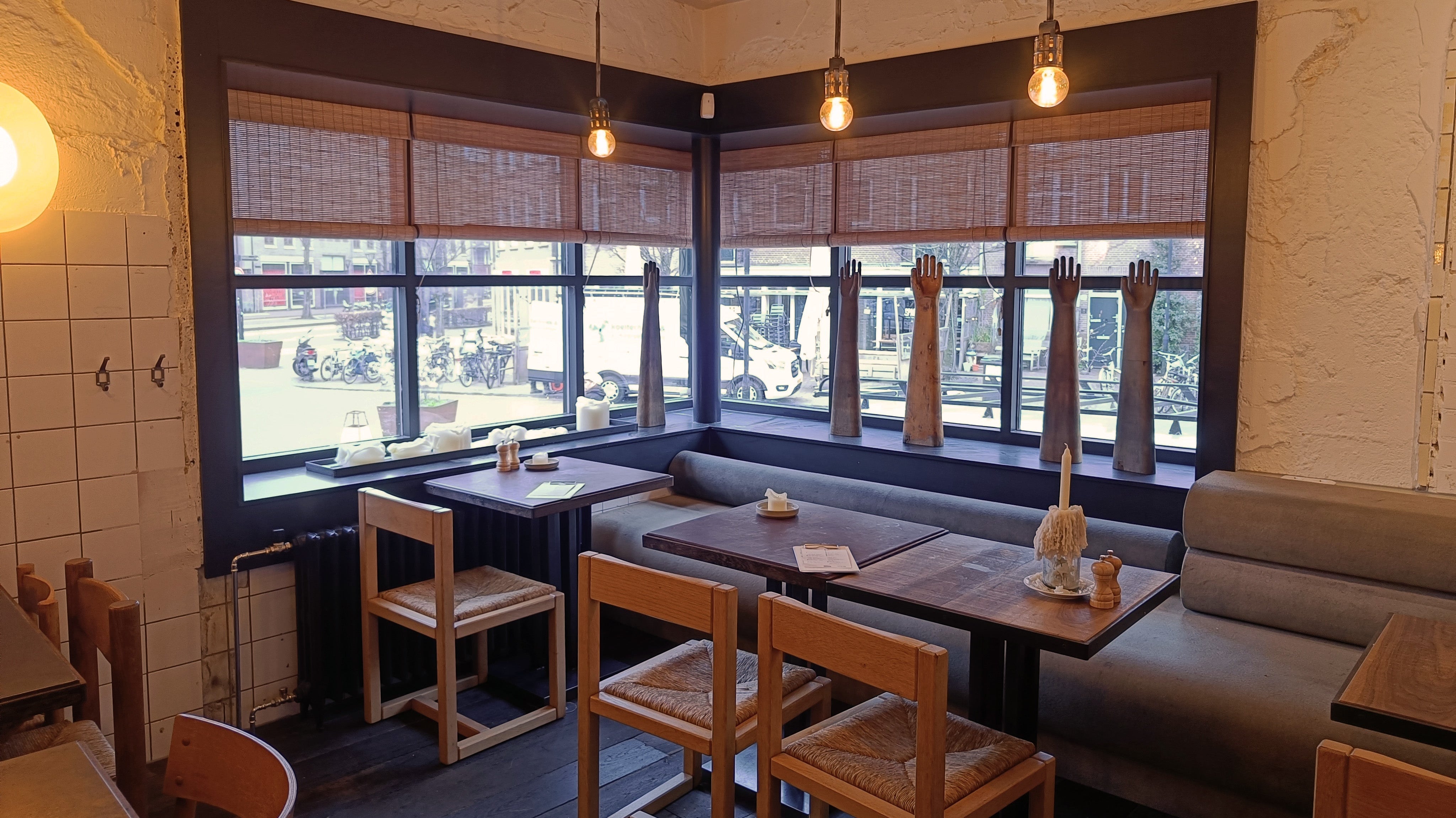 Brandvertragende Raambekleding: Veiligheid en Stijl met August Interieur