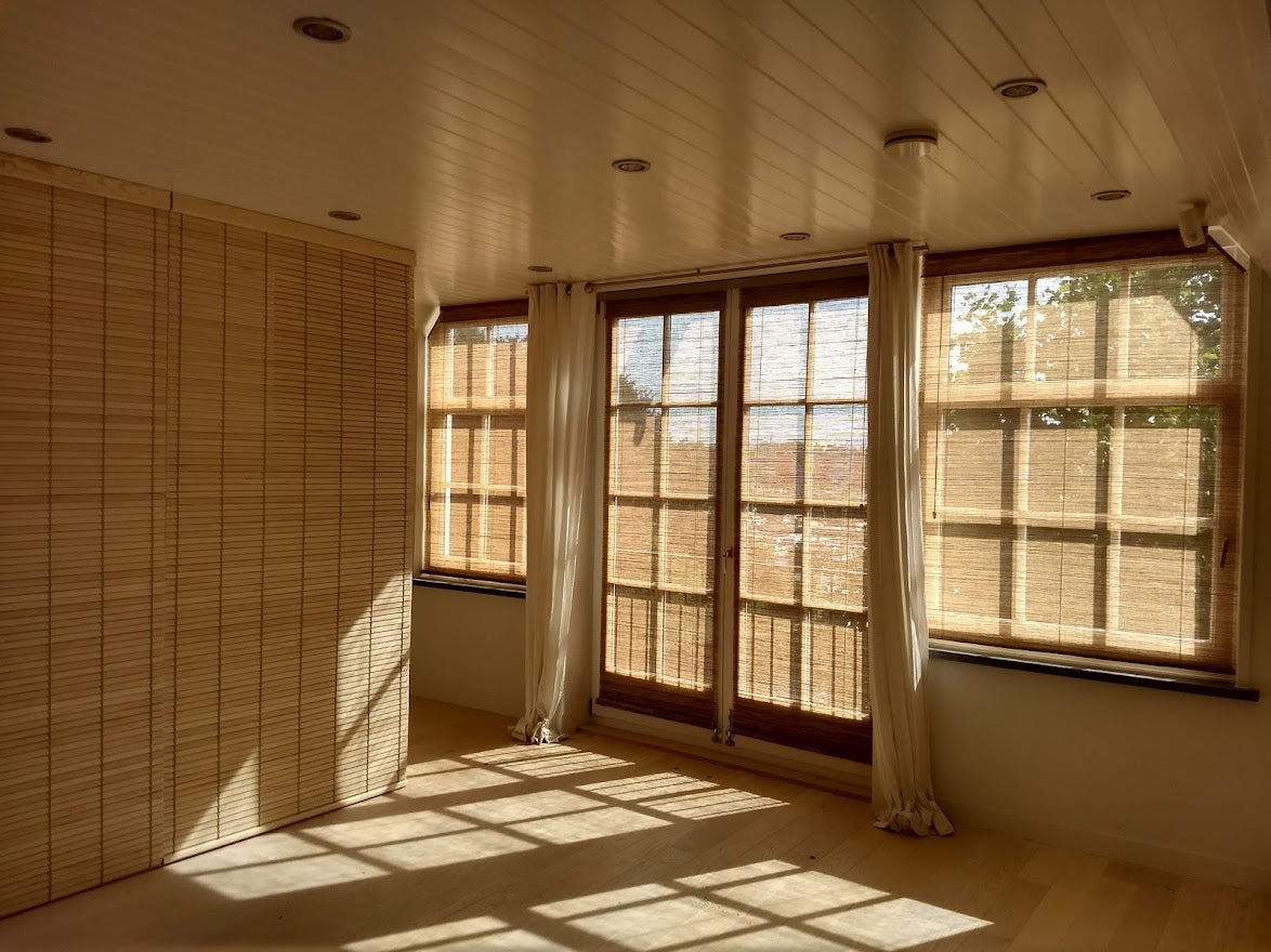 De Schoonheid van Licht: Raambekleding die Natuurlijk Licht en Privacy Combineert