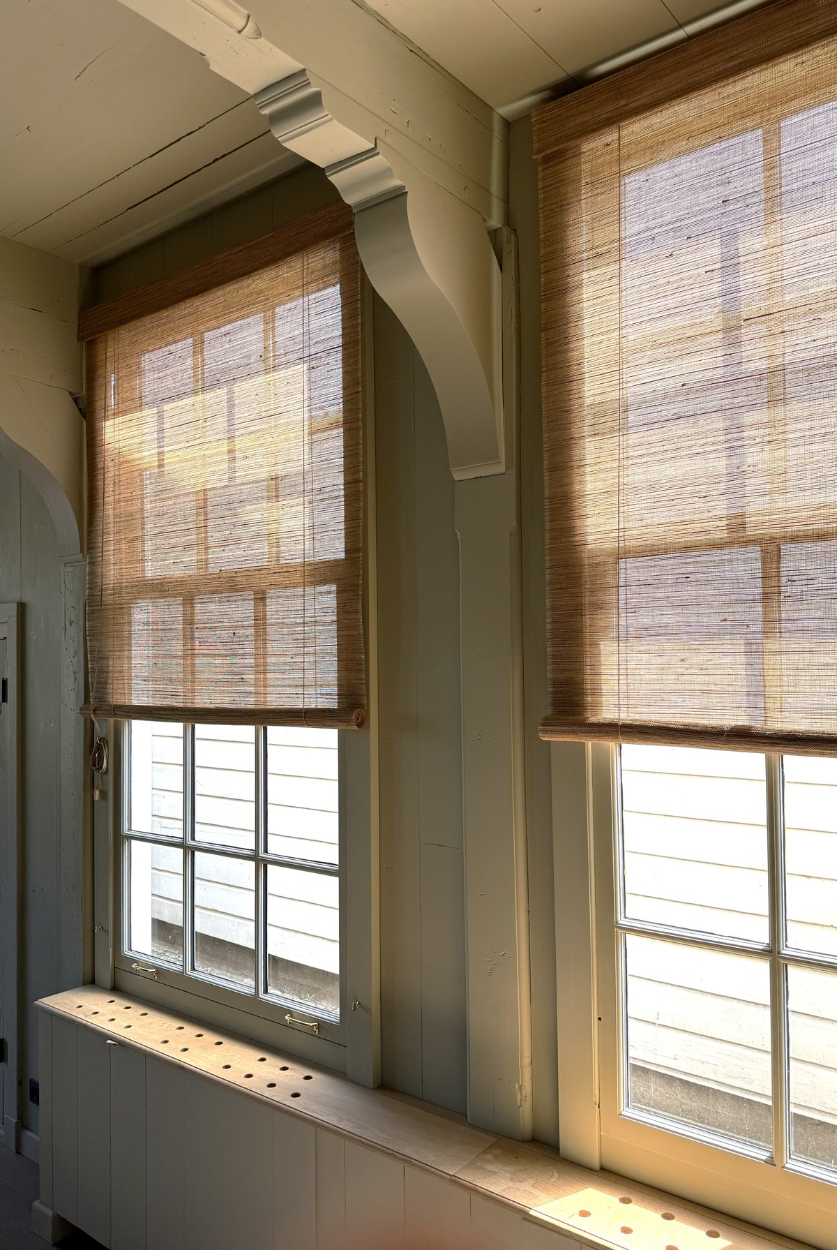 Zaanshuis met Baltex blinds - Tuamoto en Baltex linnen gordijnen - August Interieur