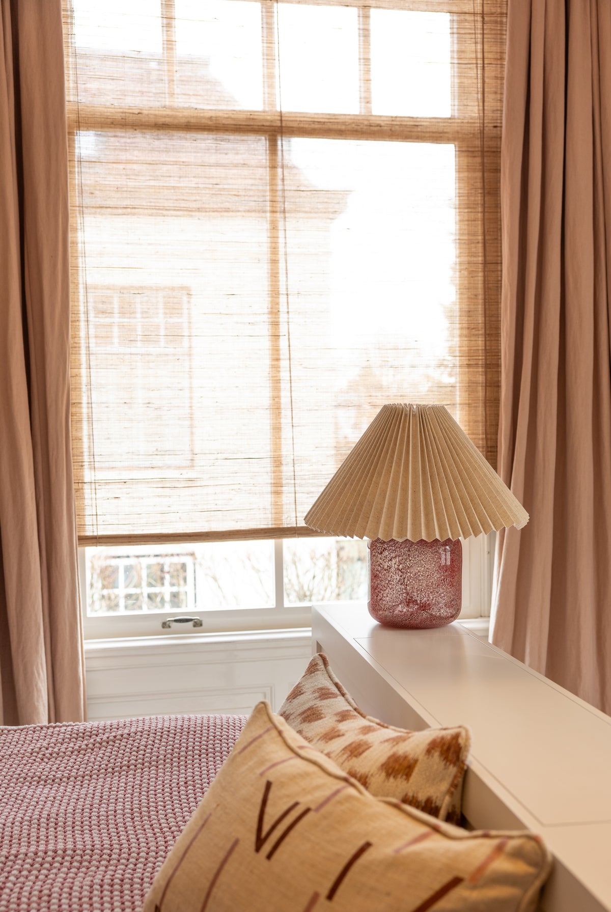 Baltex blinds met prachtige gekleurde linnen gordijnen - August Interieur