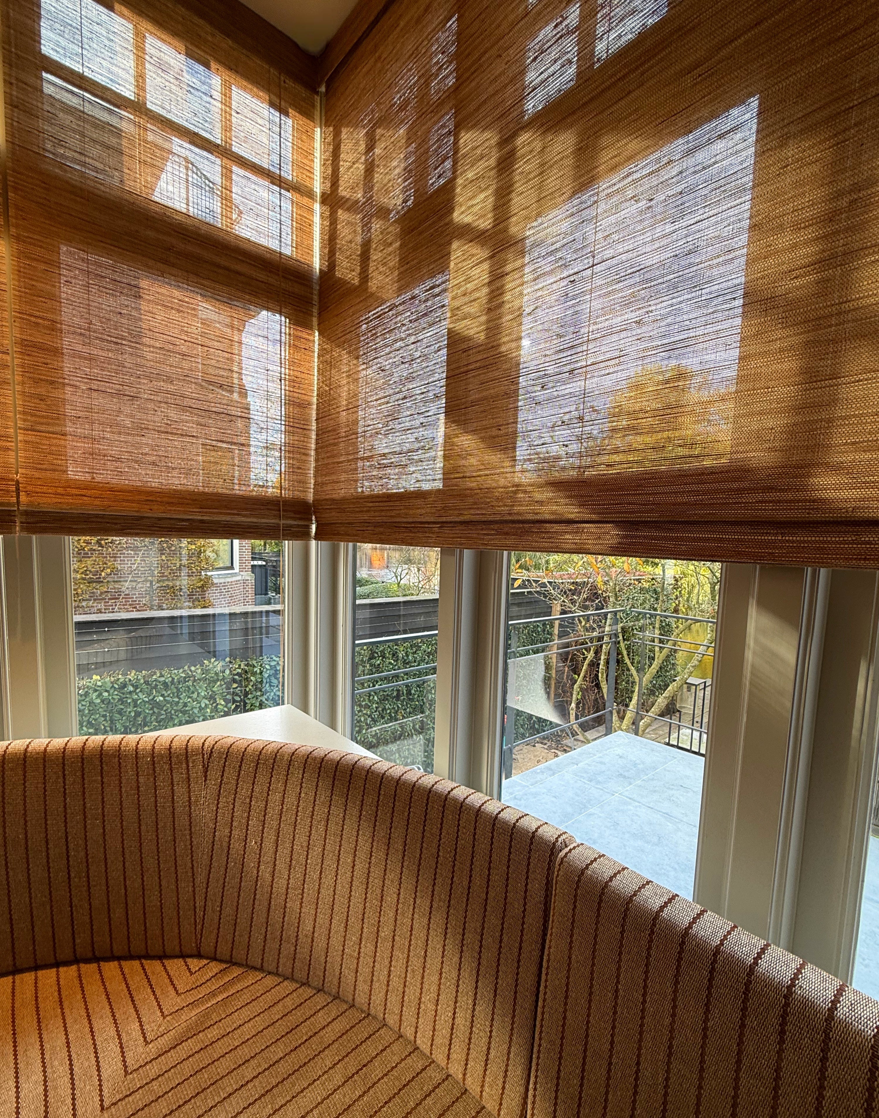 De Schoonheid van Licht: Raambekleding die Natuurlijk Licht en Privacy Combineert